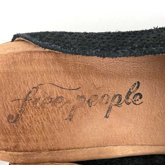 Free People Black Suede Snake Skin Pattern Loafers Mule 8 Preppy Boho Academia - Picture 9 of 14